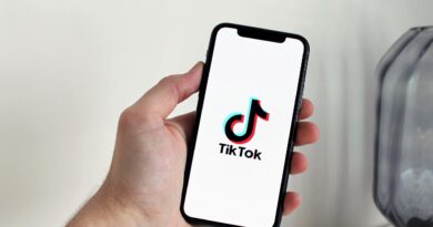 TikTok App Returns to Apple and Google App Stores in the US