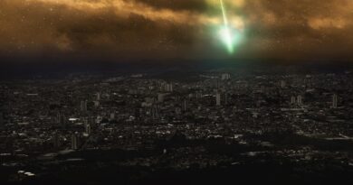 Flaming Meteorite Weighing Over a Ton Explodes Over US