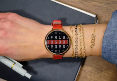 Pebble Unveils Round 2 Smartwatch