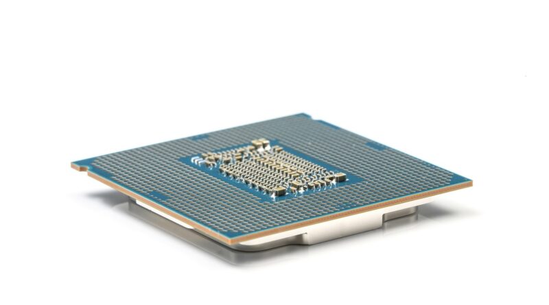 Intel To Produce Chips For Apple Again